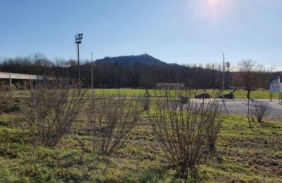 Livade, Bauland mit Blick auf Motovun - Z-571
